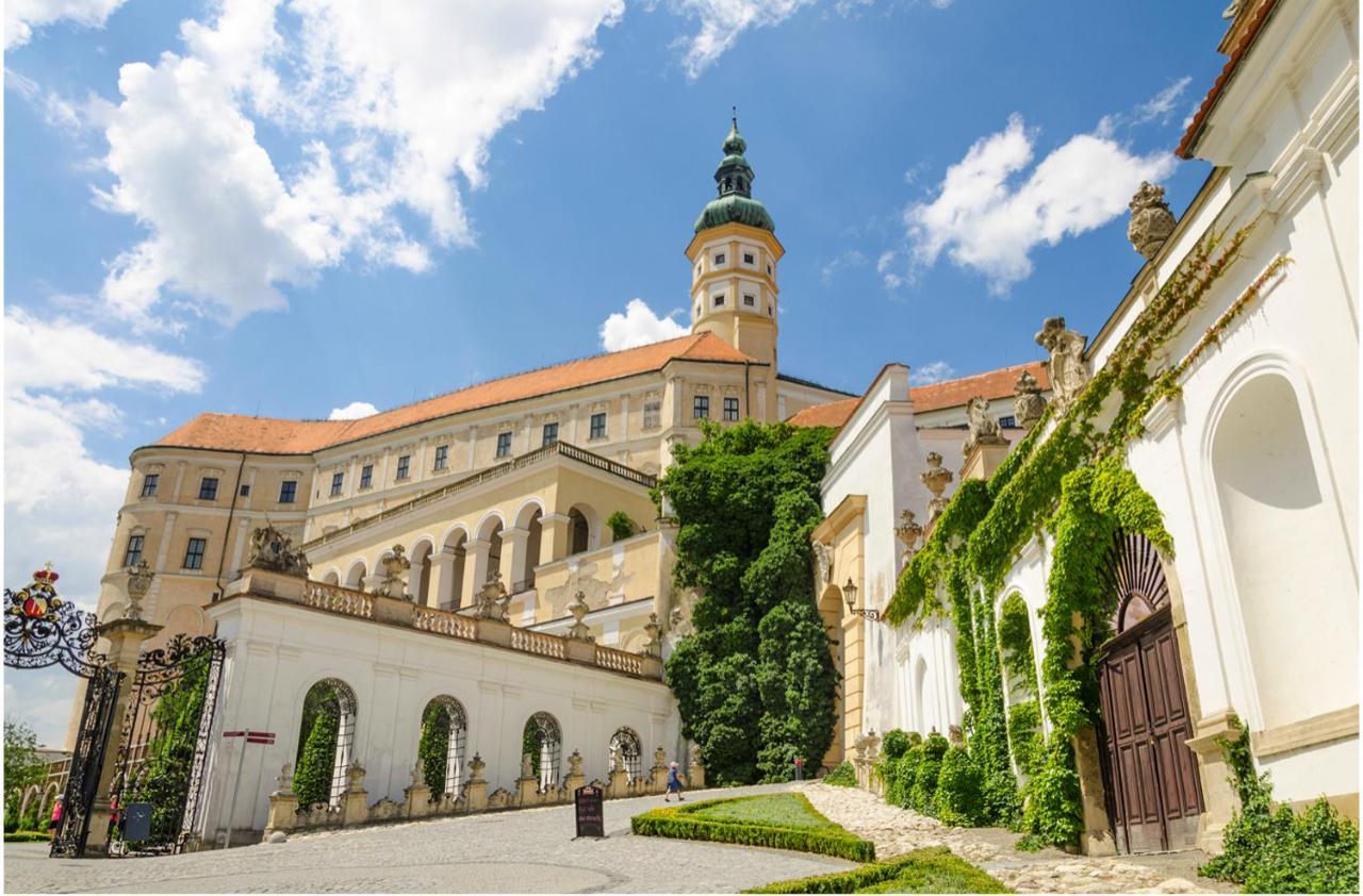Poetic Daire Mikulov Dış mekan fotoğraf
